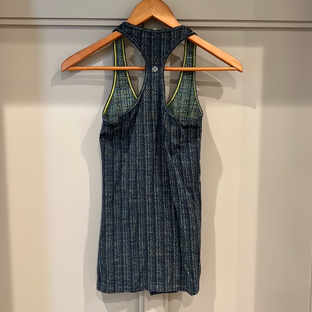 Lululemon tank